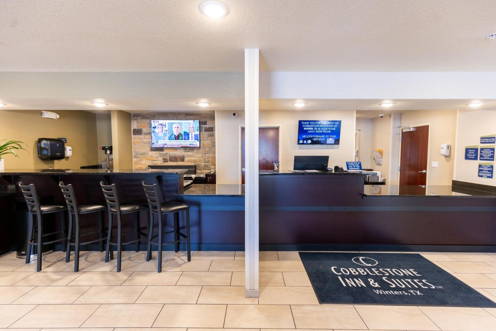 Cobblestone Inn & Suites - Winters Eksteriør billede