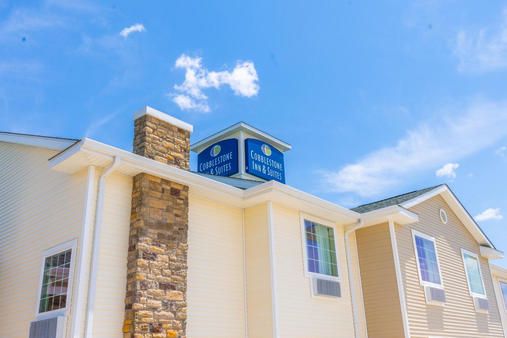 Cobblestone Inn & Suites - Winters Eksteriør billede